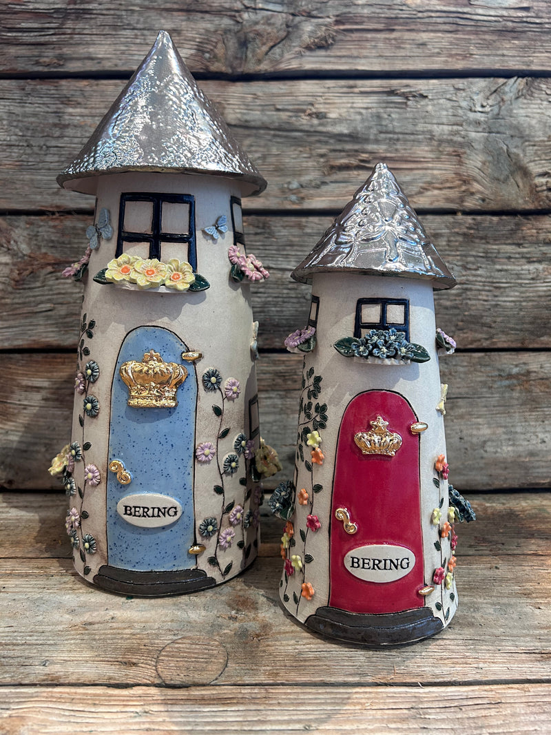 Bering ceramic vase/house